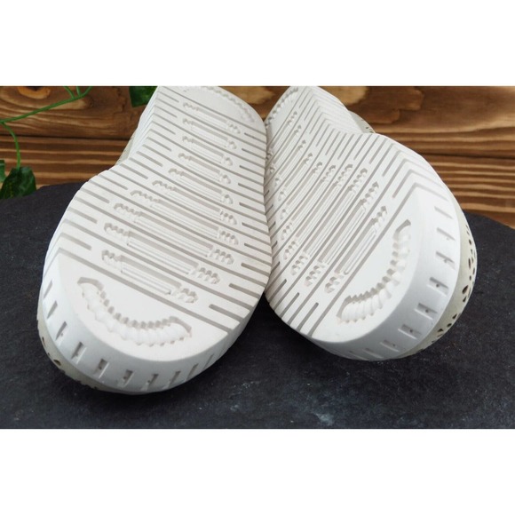 JSport Size 5.5 M Beige Round Toe Flats Synthetic Women - Picture 7 of 7